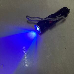 lanterna cor roxa para ver nota falsa 351