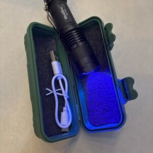 Lanterna cor azul para ver nota falso